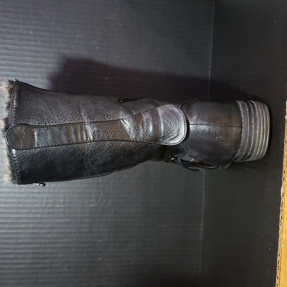 Women's faux fur, leather bootie. Size 10. - Picture 3 of 13